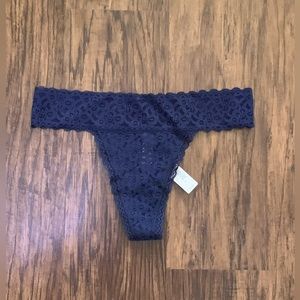 Gap lace thong size M